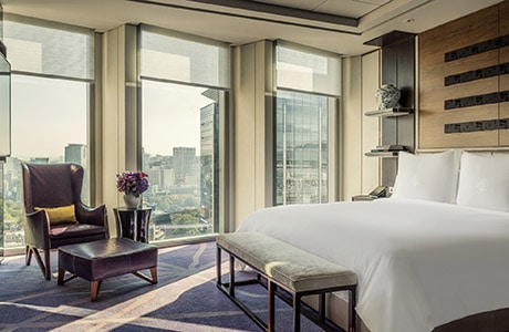 Four Seasons Seoul guestroom