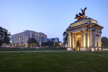 London Intercontinental Park Lane exterior